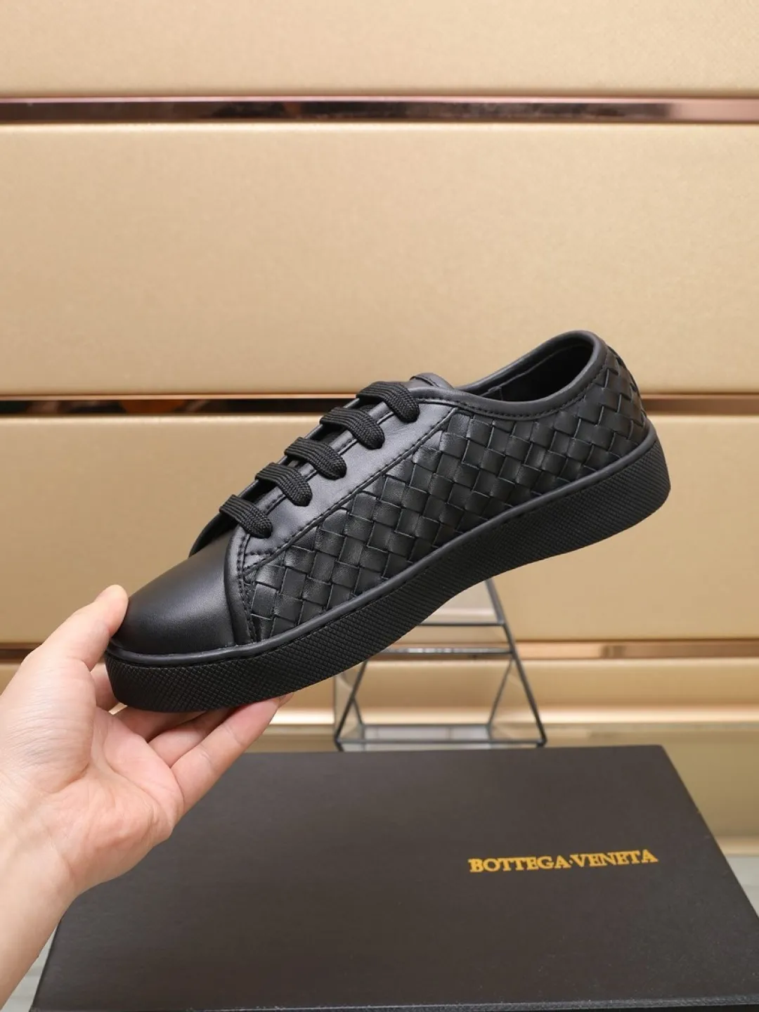 Men's men's shoes💰Men's shoes💰520💰🔥【BV】series top purchasing agency🔍Imported first-layer cowhide woven surface, cowhide foot pads with environmentally friendly lining♻️Does not fade,💪Sole: Rubber combination original factory special outsole⚠Original and single goods🔍🔍Can be entered and exited at will, welcome to compare⚠Number of sizes: 38-44